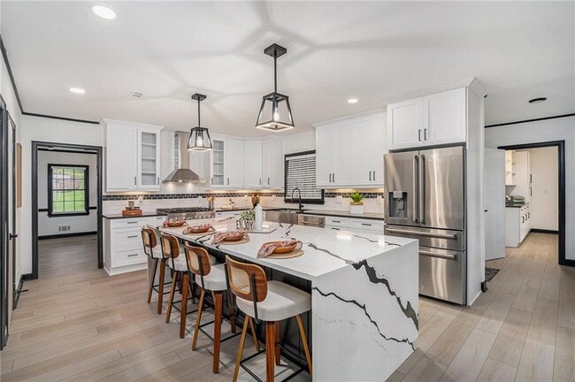 Building Photo - 788 Sherwood Rd N W