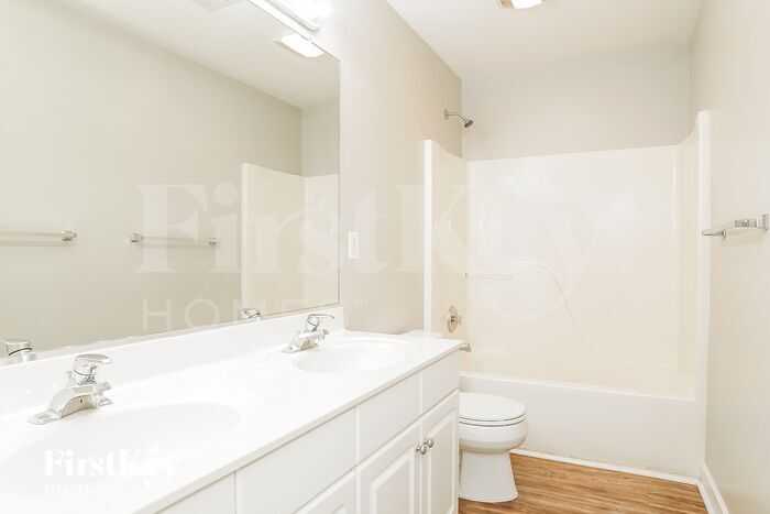 Building Photo - 4025 Ivy Bluff Trail