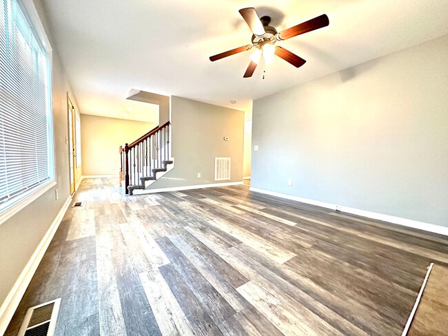 Building Photo - 1192 Meachem Dr