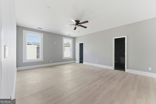 Building Photo - 1409 Northwest Dr NW