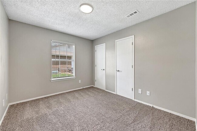 Building Photo - 1658 N Boxley Ave