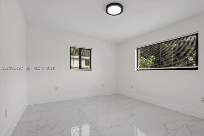 Building Photo - 431 E 62nd St