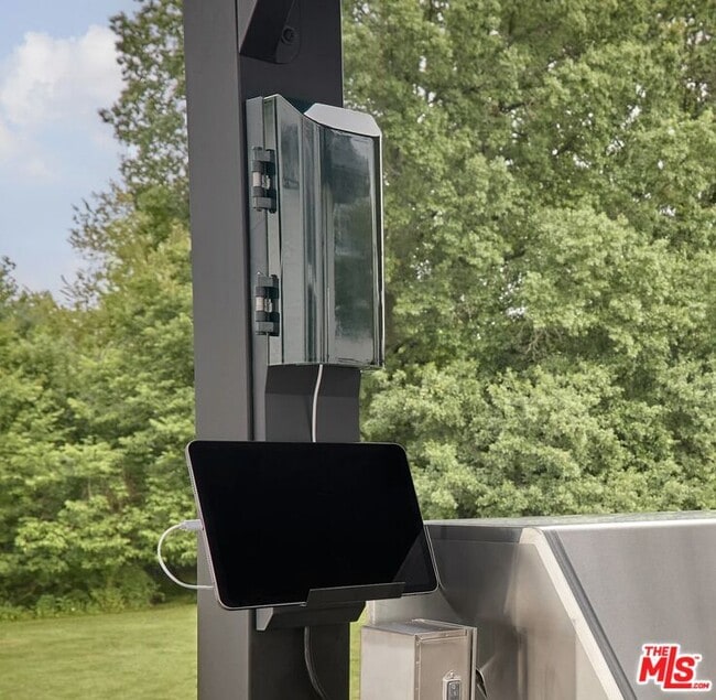 Building Photo - 19235 Strathern St