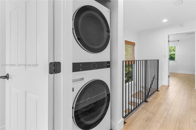 Building Photo - 1616 NE 5th St