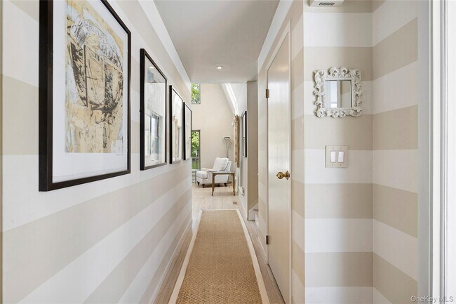 Building Photo - 11 Sandown Ct