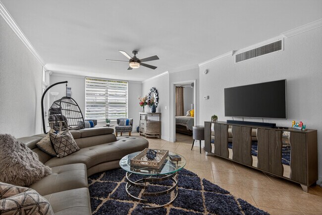 Building Photo - 2851 S Ocean Blvd