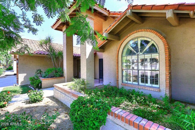 Building Photo - 9969 E Bayview Dr