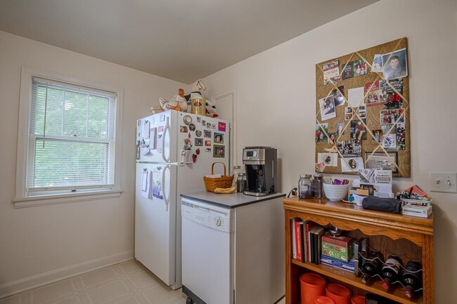 Kitchen - 2640 Stevens St