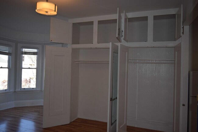 Building Photo - 1200 Haight St