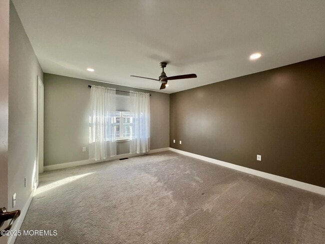 Building Photo - 32 Mariveles Wy