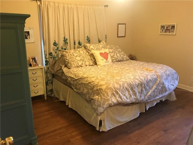 Building Photo - 187 Thomas Cir