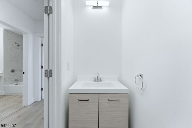 Building Photo - 95 Shepherds Ln