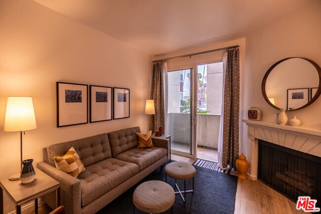 Building Photo - 620 S Gramercy Pl