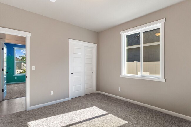 Building Photo - For Rent – Beautiful 3 Bedroom, 2 Bathroom...