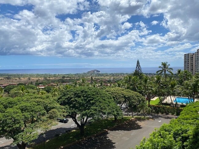 Building Photo - Makaha Valley Towers