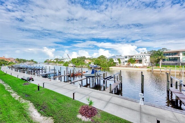 Building Photo - 1703 N Tamiami Trl