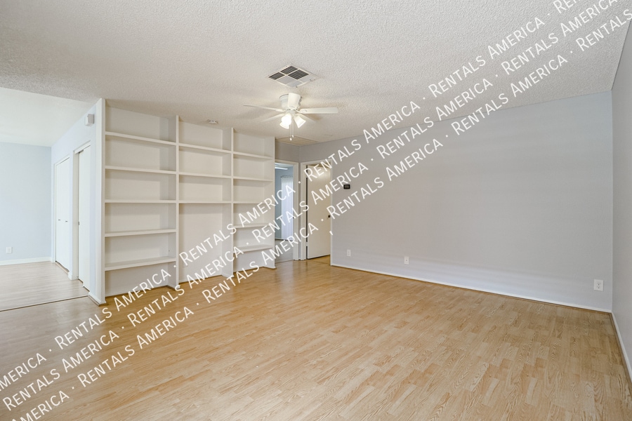 Building Photo - 195 N Cottonwood St