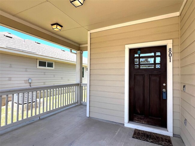 Building Photo - 801 Alamo Plaza Dr