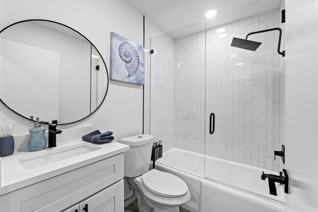 Building Photo - 3520 Highland View Dr