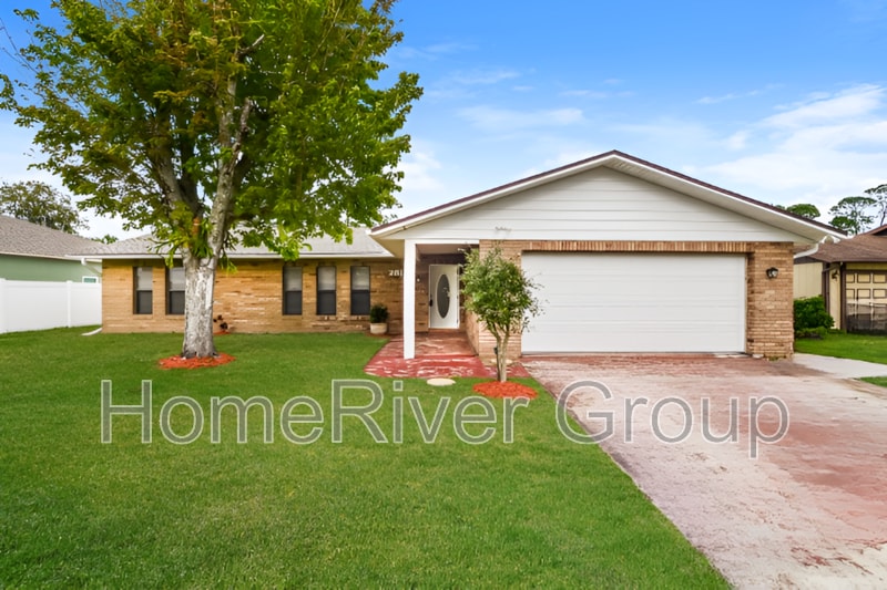 Primary Photo - 2811 Queen Palm Dr