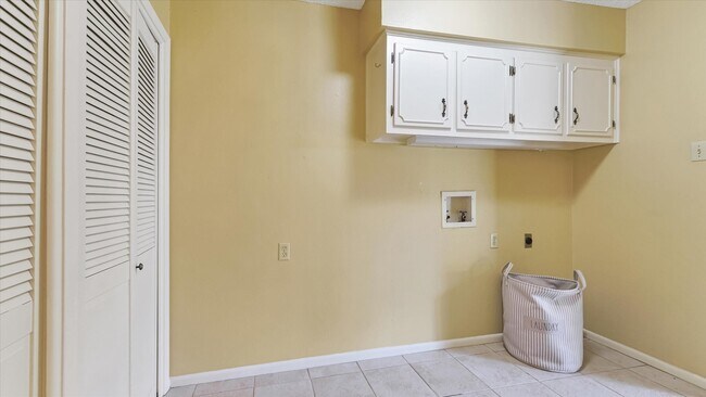 Building Photo - 2574 Marilee Ln