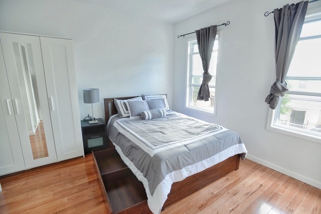 Building Photo - 16-74 Stephen St