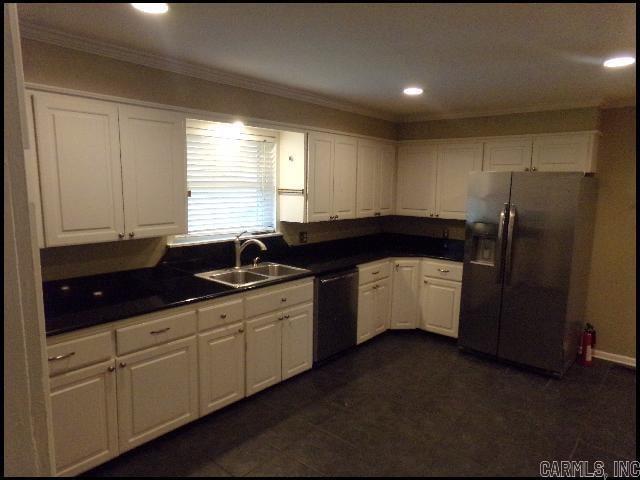 Building Photo - 4404 Greenway Dr