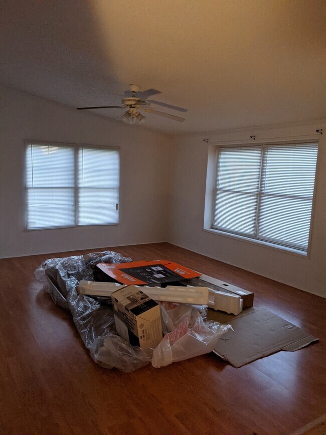 Building Photo - 110 Mallie Dr