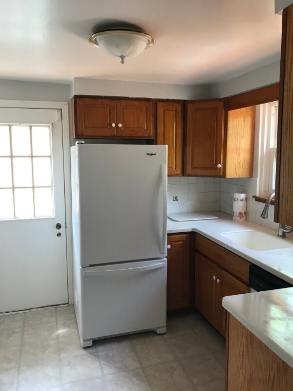 Building Photo - 706 Hestor Dr