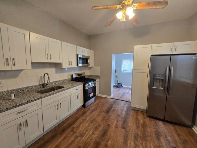 Building Photo - 2435 N 25th St