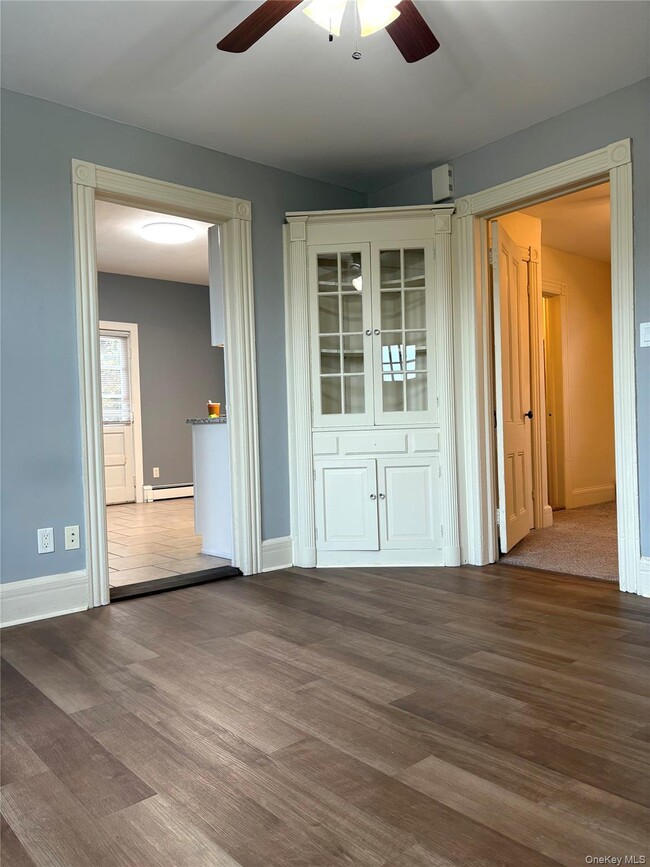 Building Photo - 558 Locust Ave