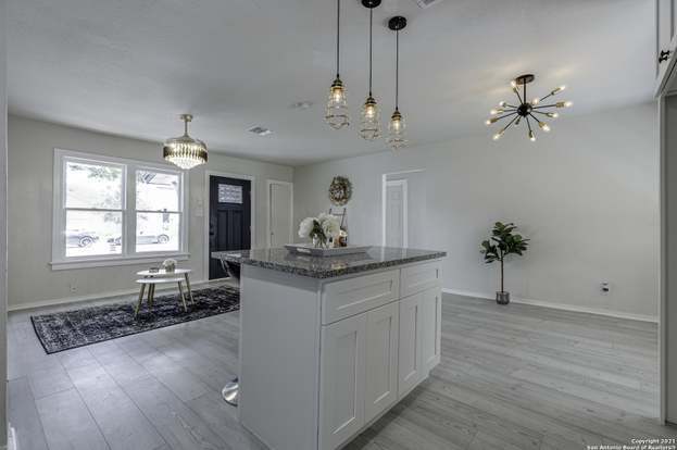 Building Photo - 1110 Clower-