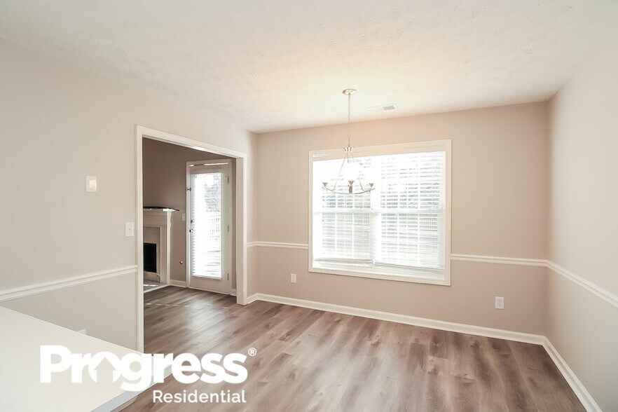 Building Photo - 1530 Range Heights Terrace