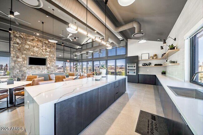 Building Photo - 3949 S Verbena