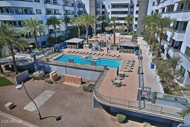 Building Photo - 945 E Playa Del Norte Dr