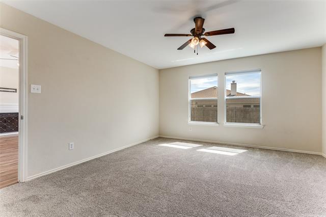 Building Photo - 725 Redwing Dr