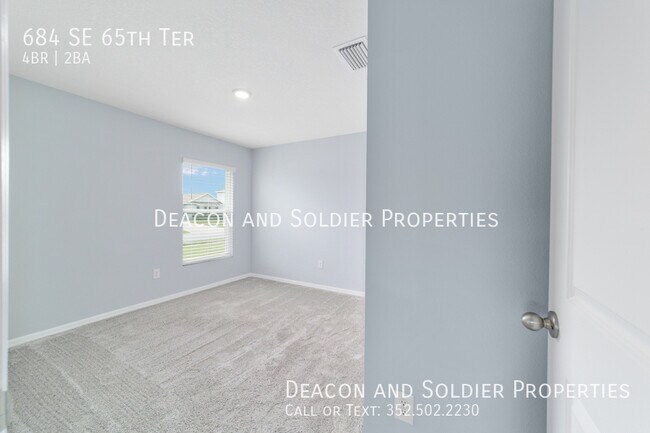 Building Photo - 684 SE 65th Terrace