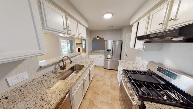 Building Photo - 10214 Missel Thrush Dr