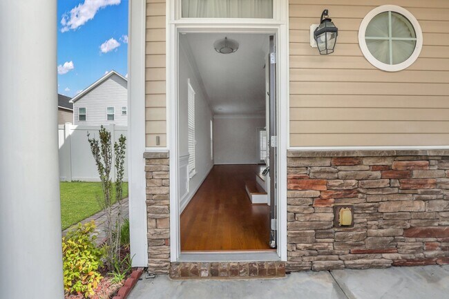 Building Photo - 175 Summer Hill Ct