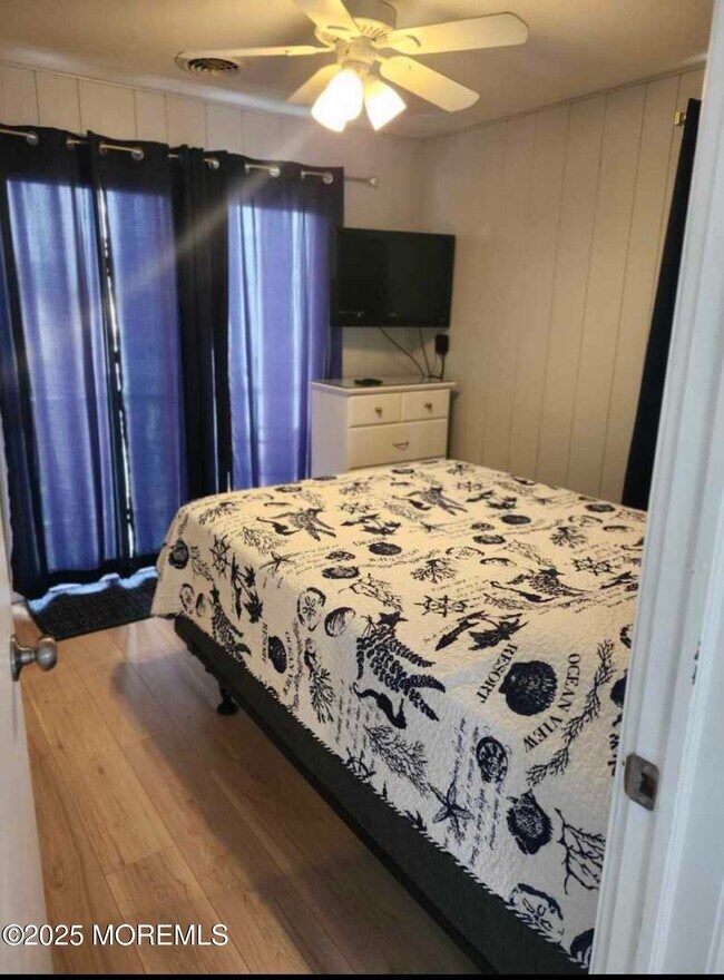 Building Photo - 23 E Surf Way