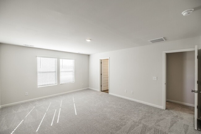 Building Photo - 616 Emerson Ln