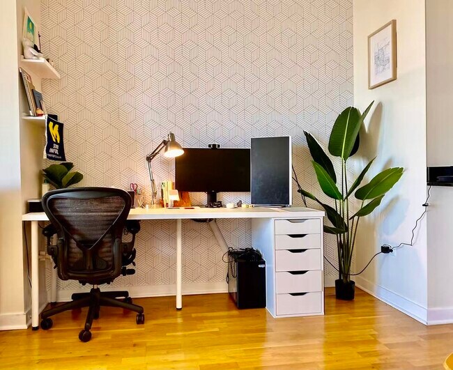 Building Photo - 1160 S Michigan Ave