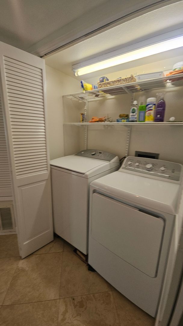 Building Photo - VALLECITOS - LUXURIOUS BEACHFRONT CONDO AT LA JOLLA SHORES, STEPS FROM THE SAND!