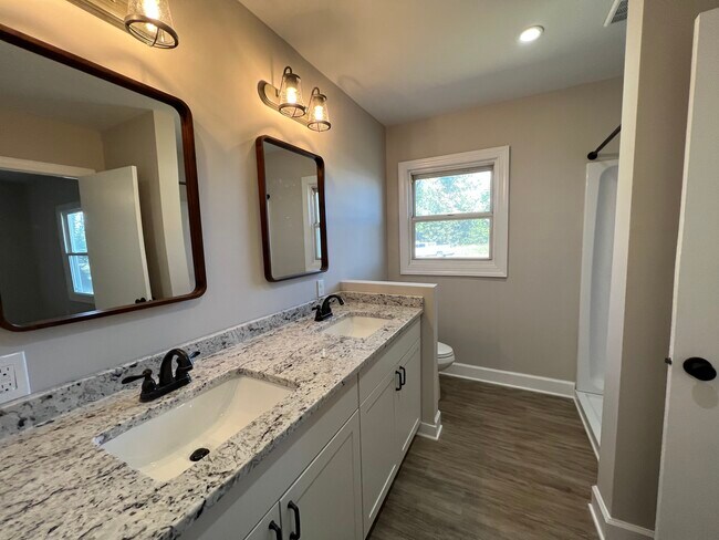 Primary Bathroom - 1103 Ebinport Rd