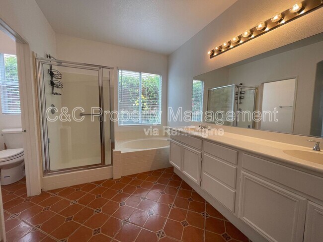 Building Photo - 779 El Caballo Dr