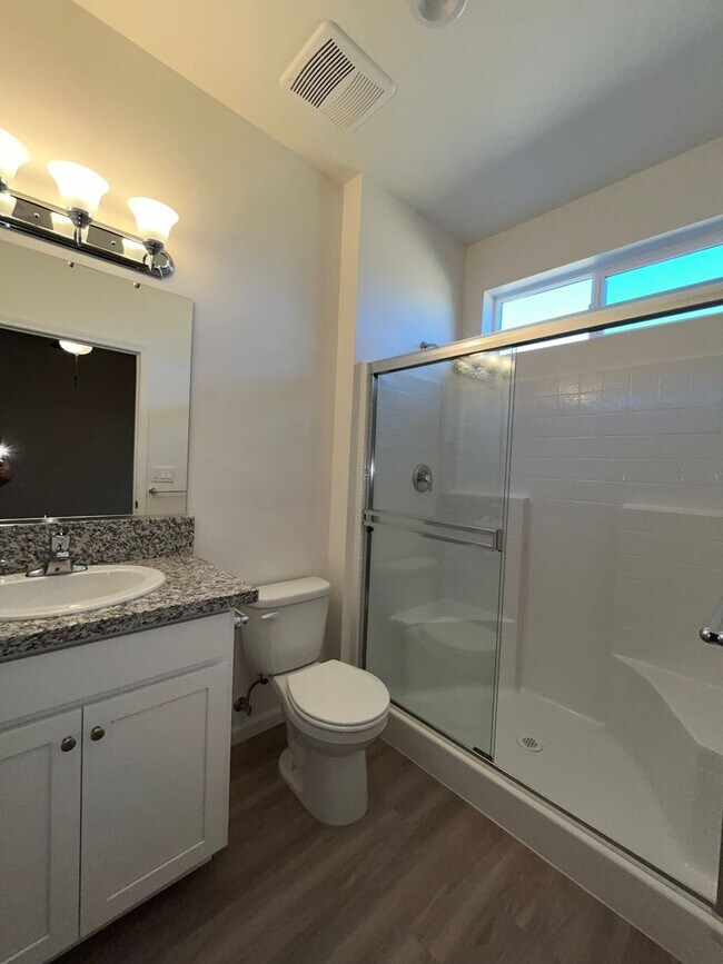 Building Photo - 4214