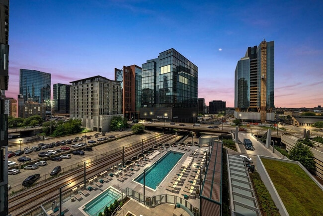 Building Photo - 326 N Union Ave