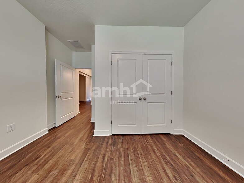 Building Photo - 1031 Tan Tara Trl