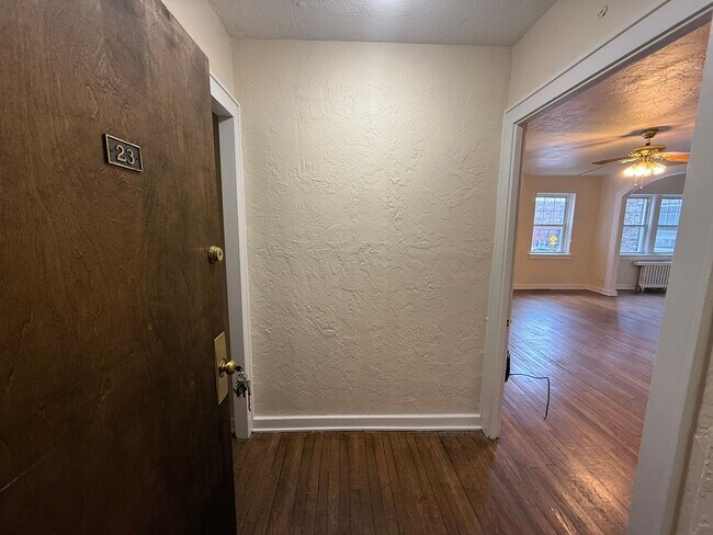 Interior Photo - King Edward Annex Apartments