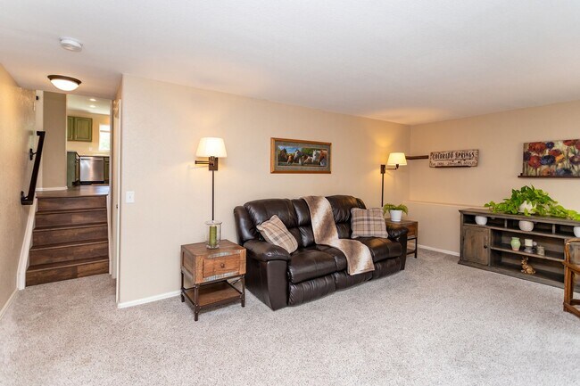 Building Photo - Spacious Corner Lot Gem in Ridgeview at St...